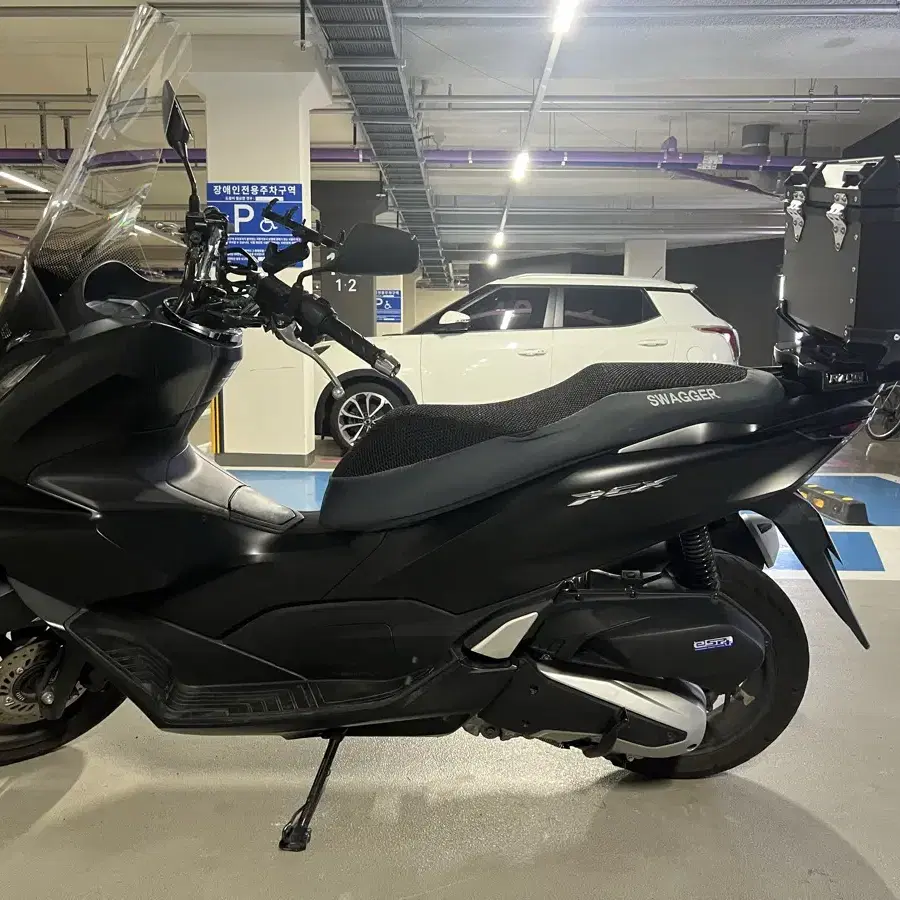 pcx 22년식 abs 신차급