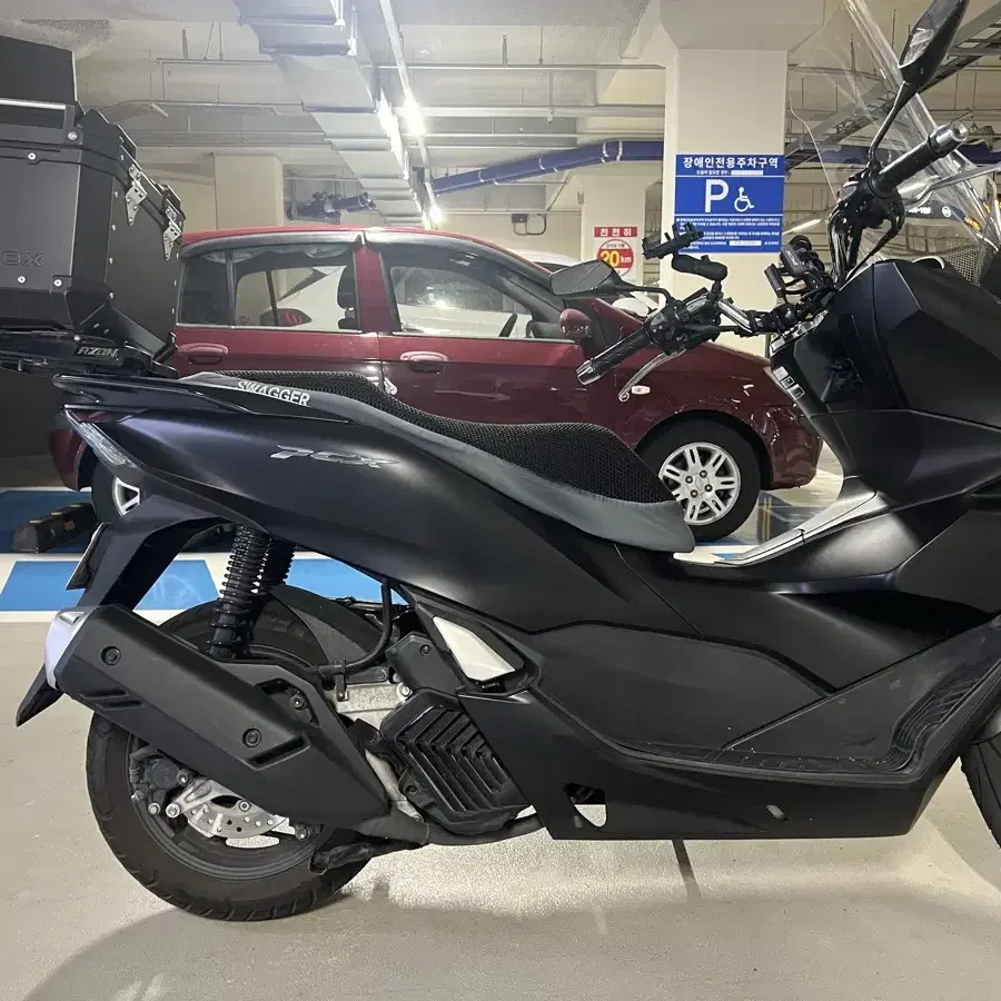 pcx 22년식 abs 신차급