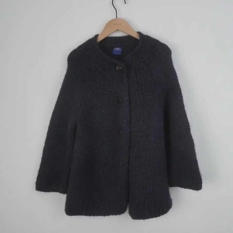 HUMAN WOMAN pure wool cardigan