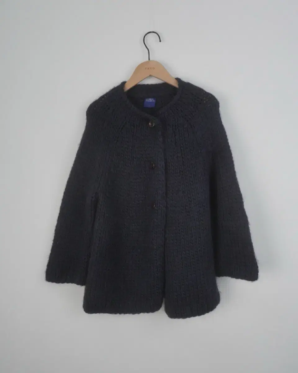 HUMAN WOMAN pure wool cardigan