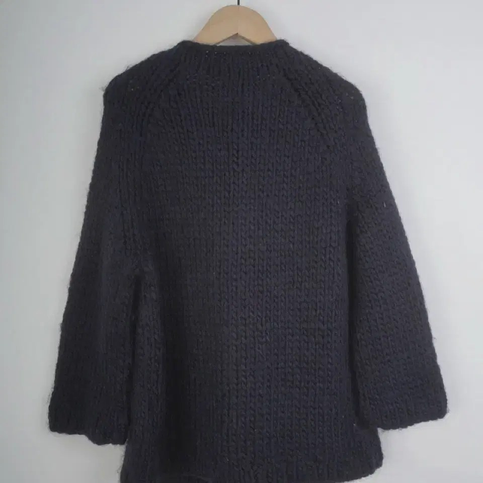 HUMAN WOMAN pure wool cardigan