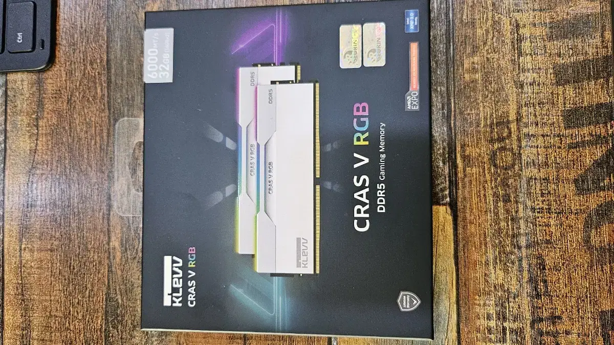 미개봉)ddr5 에센코어 클레브 rgb 6000 cl30 32gb