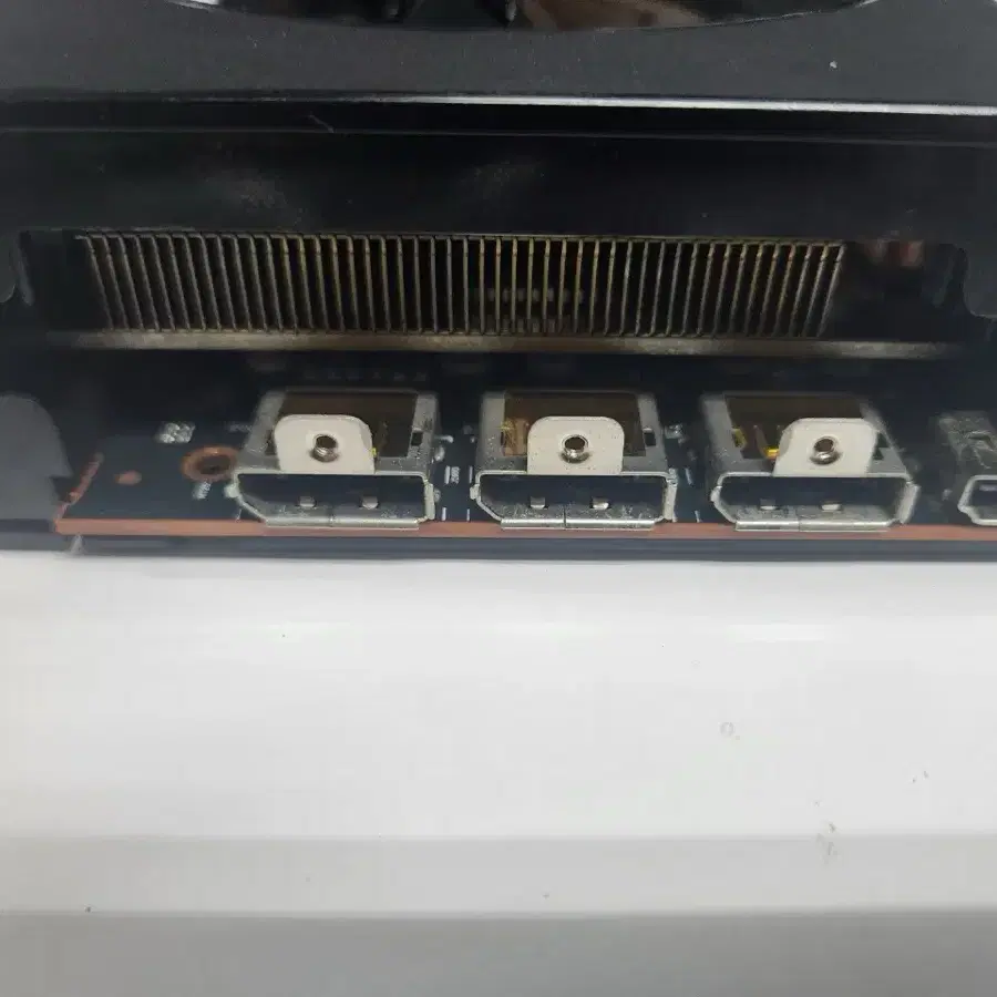 그래픽카드 라데온 RX5500XT 판매합니다.