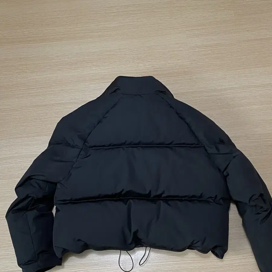 낫띵리튼 패딩 Cropped string puffer jacket