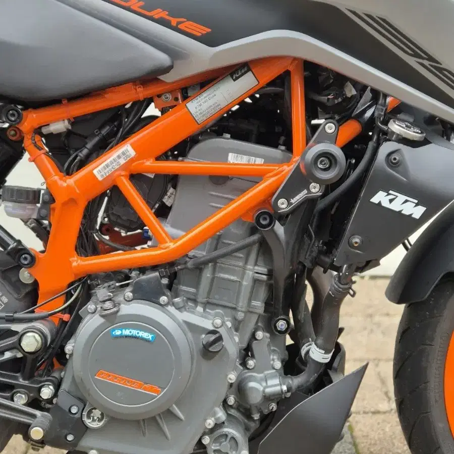 2022년식 신형 KTM 듀크390 ABS 판매합니다.