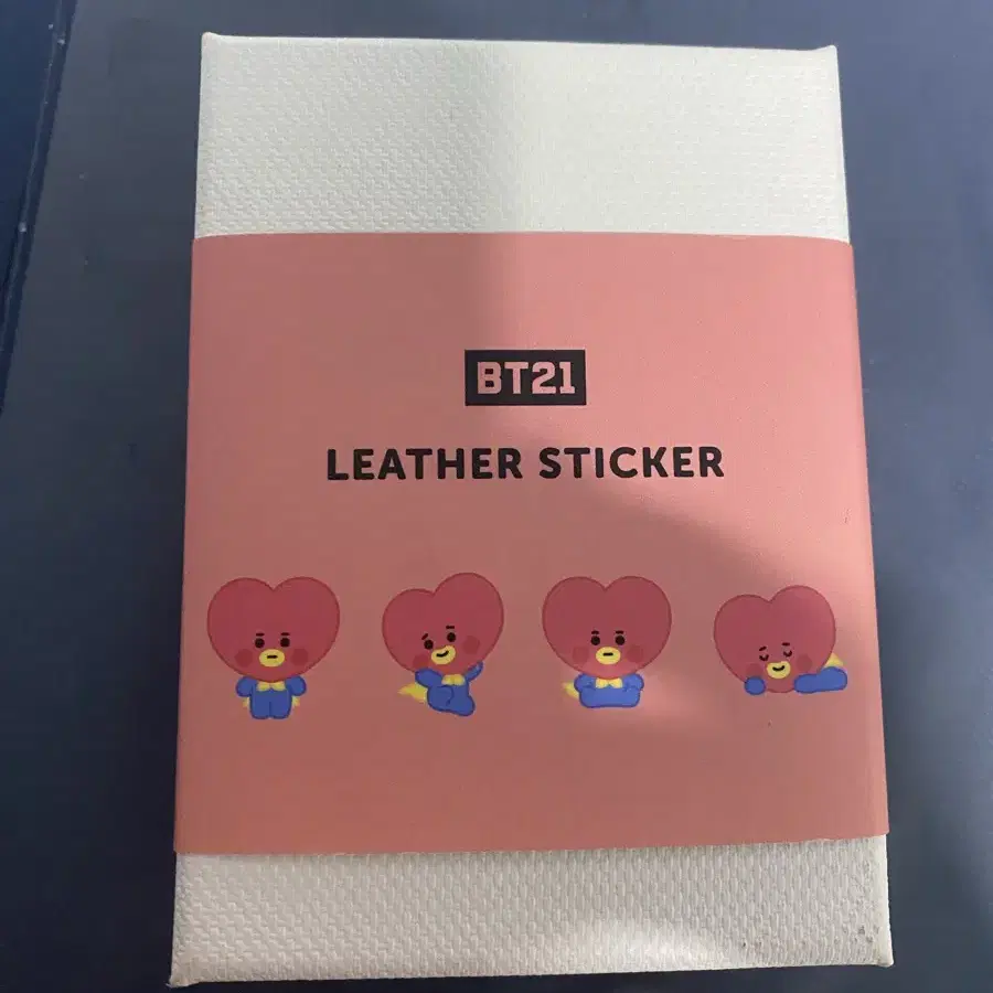 [ 양도 ] BTS BT21 TATA 타타 김태형 레더 스티커 판매