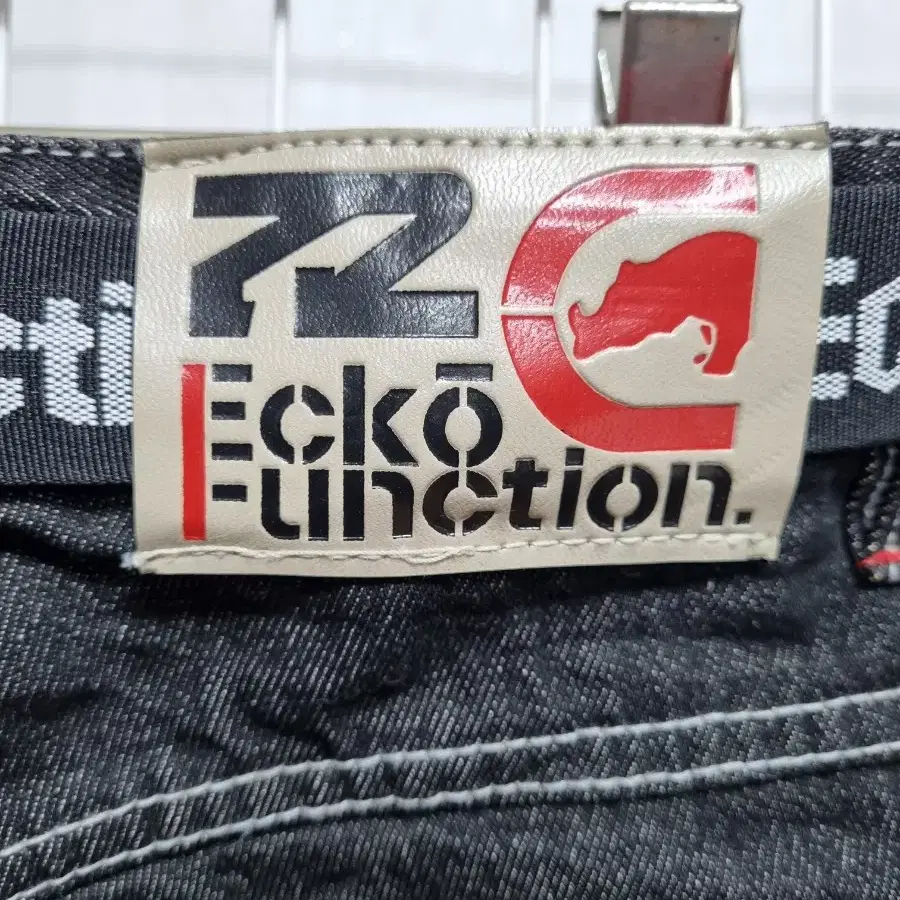 (새상품) ECKO FUNCTION 블랙 데님 바지