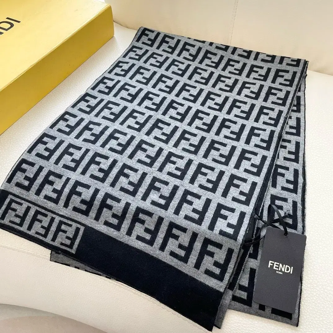 펜디 FENDI 스카프