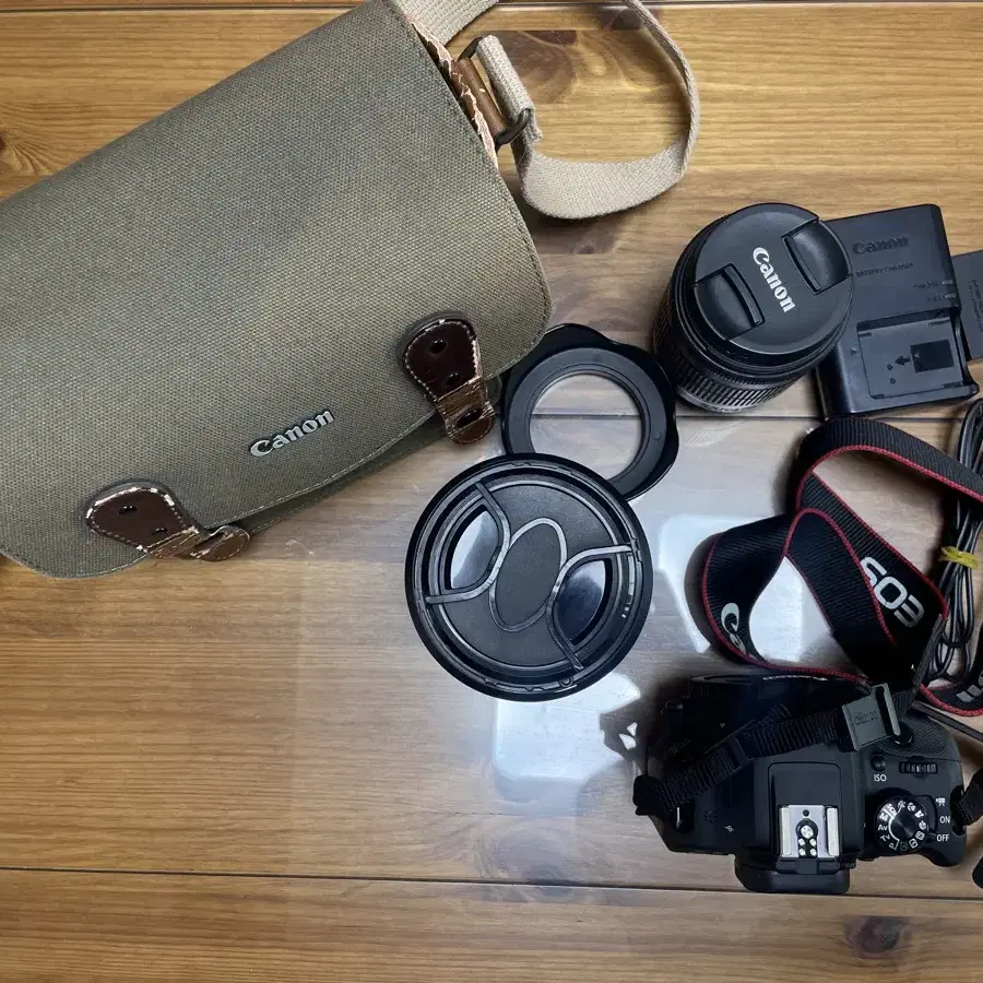 캐논 EOS 100D 바디 + 렌즈 + 가방 + 악세사리