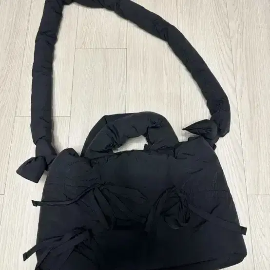 시눈 패딩백 가방 SMORE PADDING BAG (BLACK)