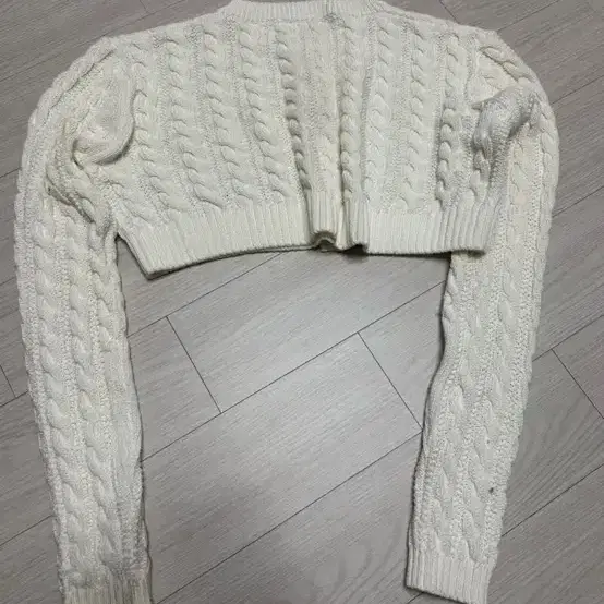 그로브 화이트 크롭가디건 22SS BELLY CARDIGAN ivory