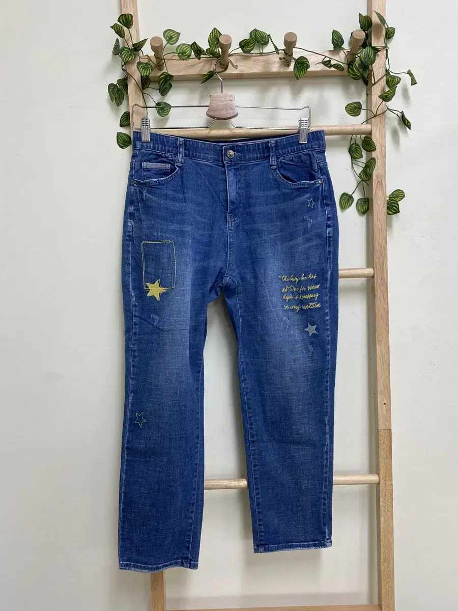 ODI JEANS 자수 포인트 청바지