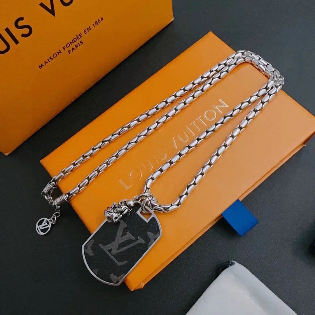 루이비통 Louis Vuitton 목걸이