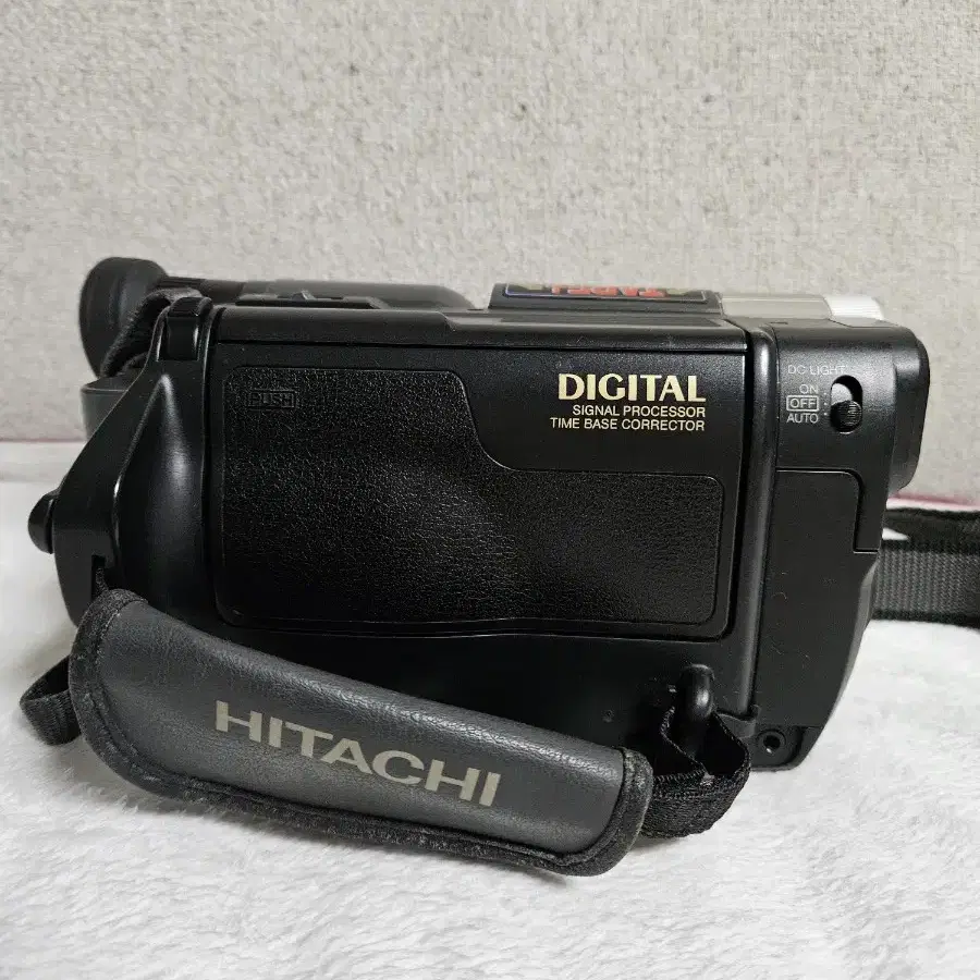 HITACHI 비디오캠코더 VM-H765LA