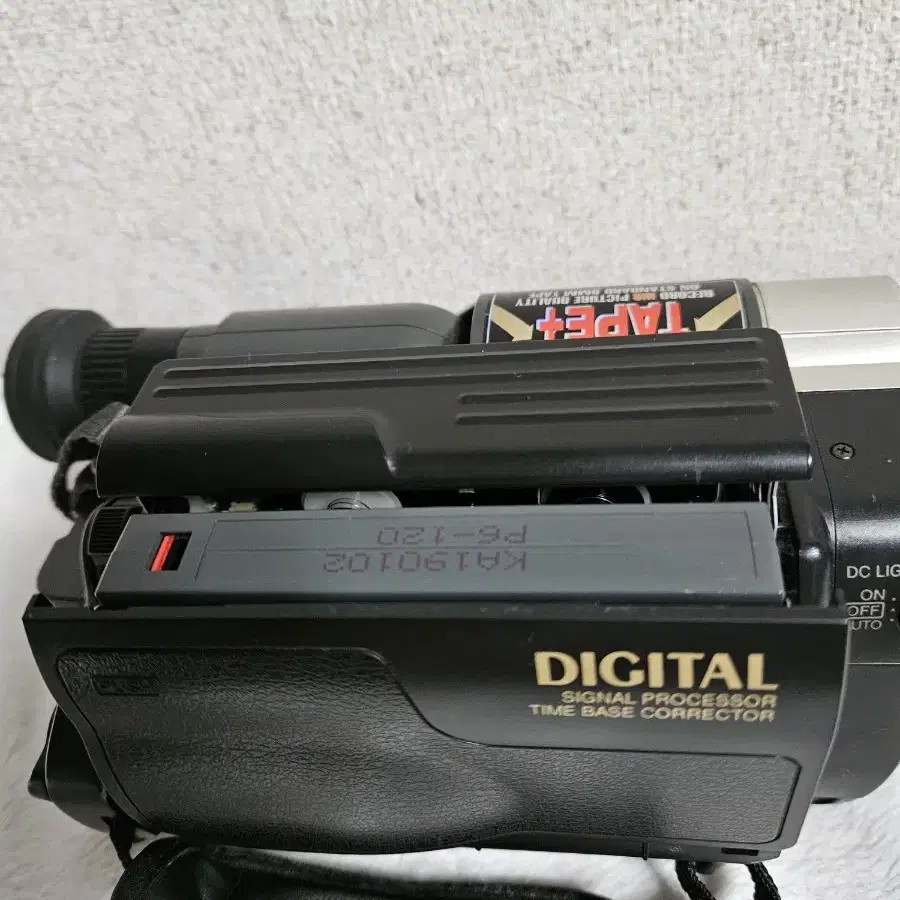 HITACHI 비디오캠코더 VM-H765LA