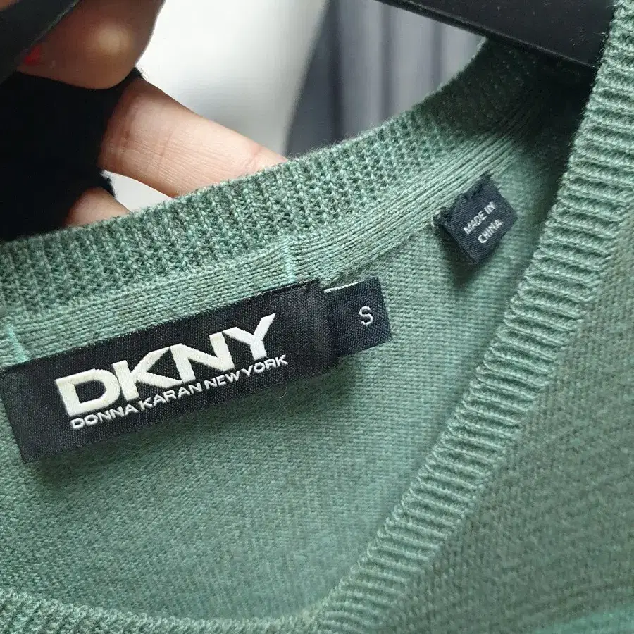 DKNY 울100%니트