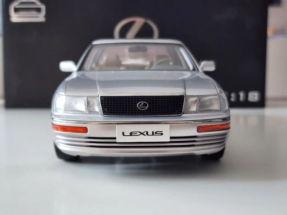 1:18 샤오광 렉서스 LS400 실버 다이캐스트