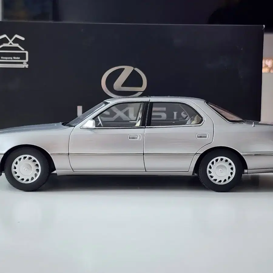 1:18 샤오광 렉서스 LS400 실버 다이캐스트