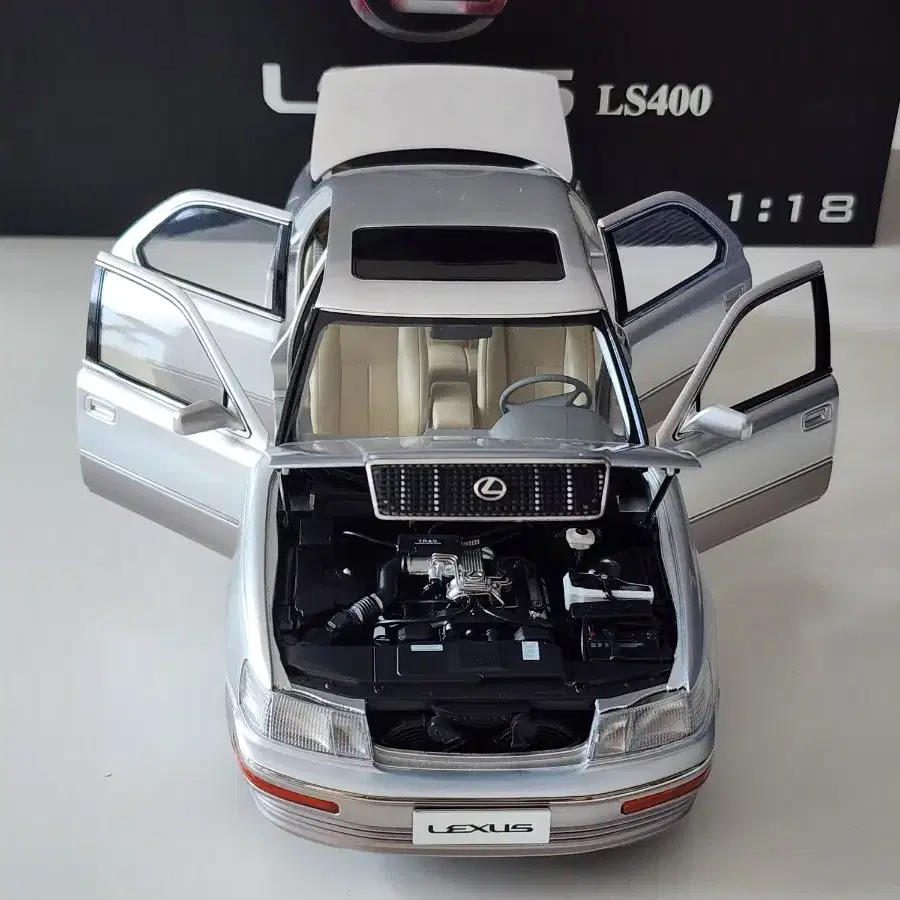 1:18 샤오광 렉서스 LS400 실버 다이캐스트