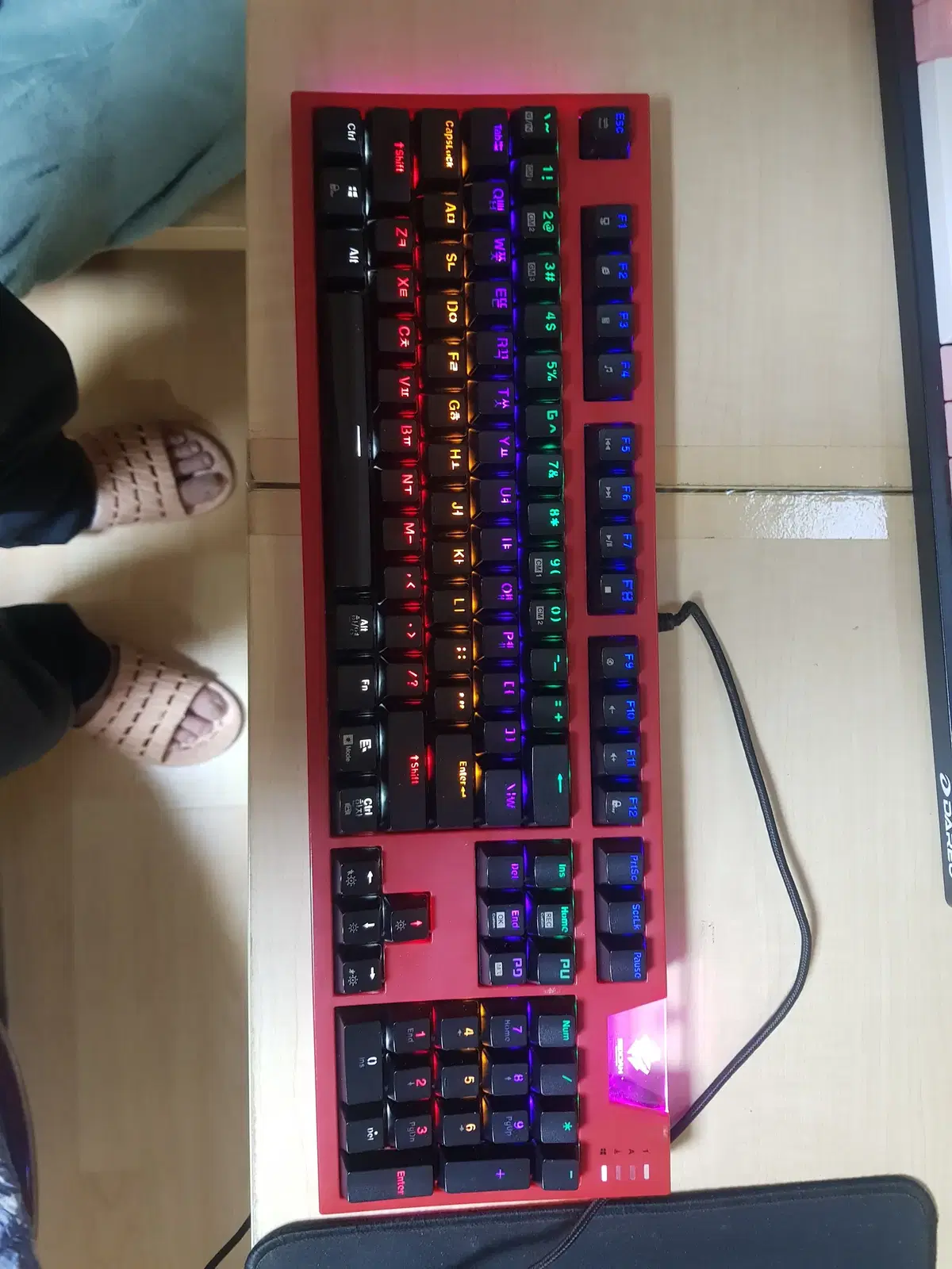 앱코 K660 프리미엄 ARC 키보드랑 로지텍 G102C 마우스 팝니다.