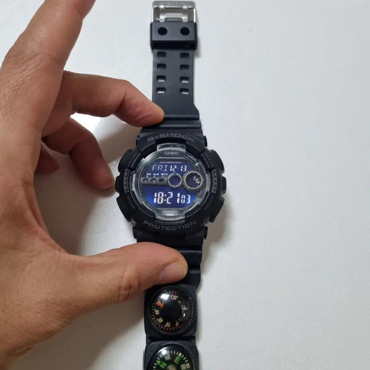 g-shock protection 전자시계