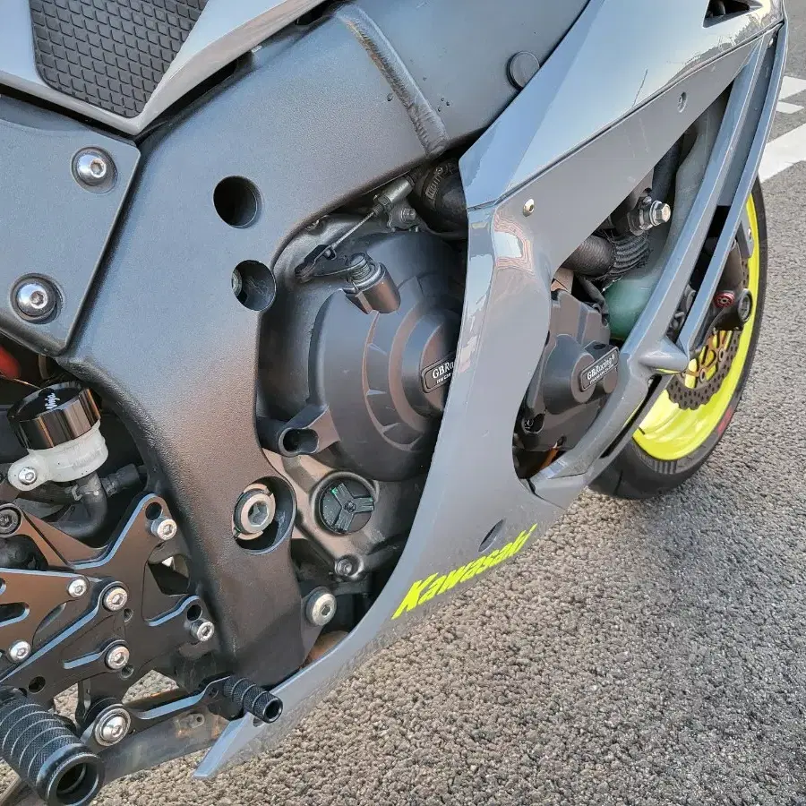 가와사키 닌자 zx 10r 리터급 바이크 끝판왕 팝니다