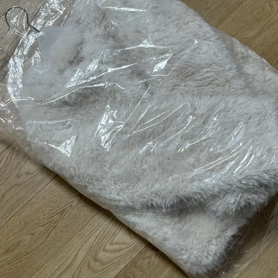 온드민 Bear fur jacket 새상품