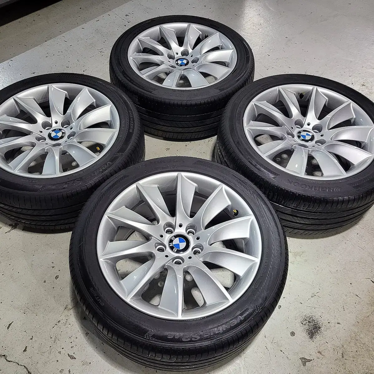 BMW F10 5시리즈 터빈 18인치 순정품휠타이어 한대분 판매