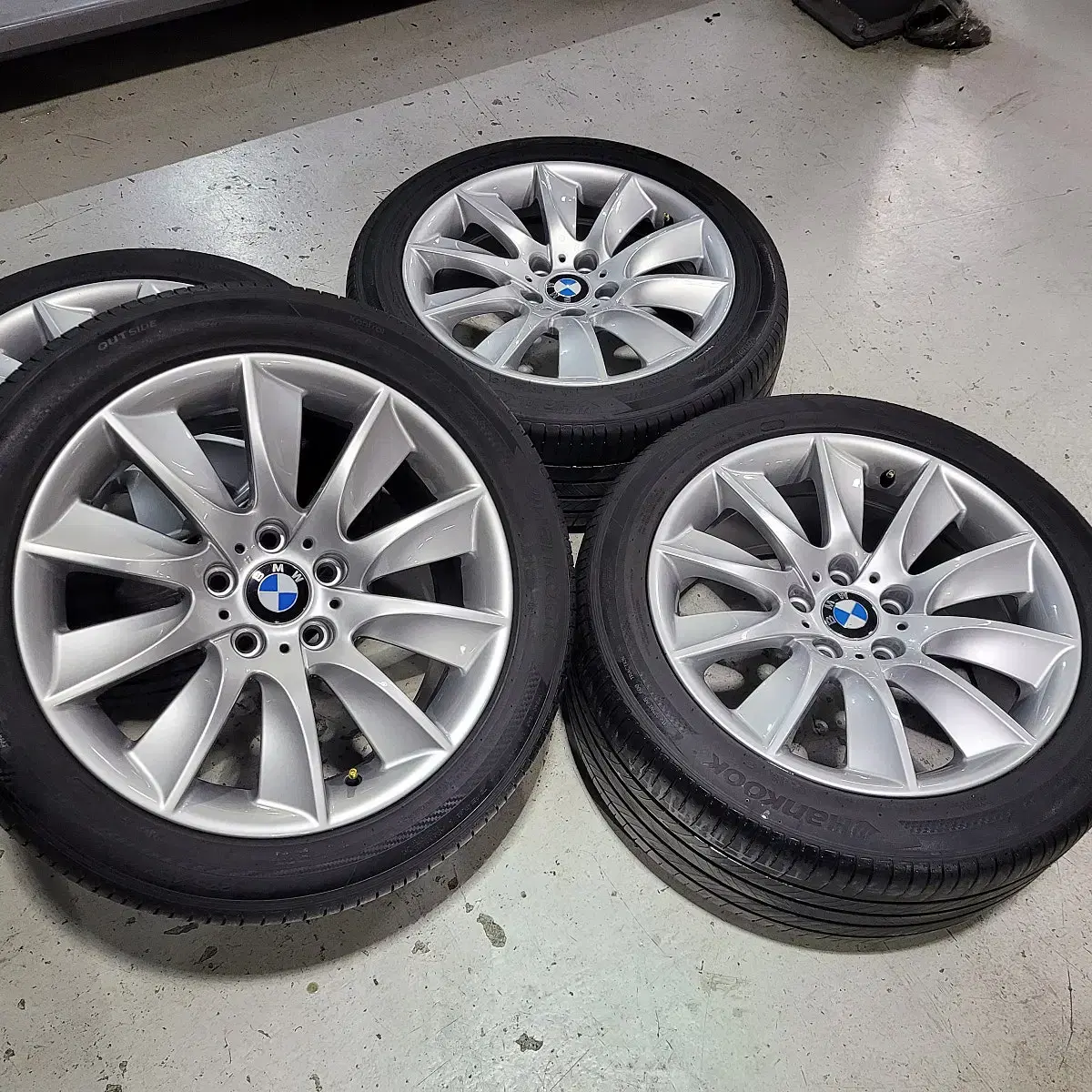 BMW F10 5시리즈 터빈 18인치 순정품휠타이어 한대분 판매