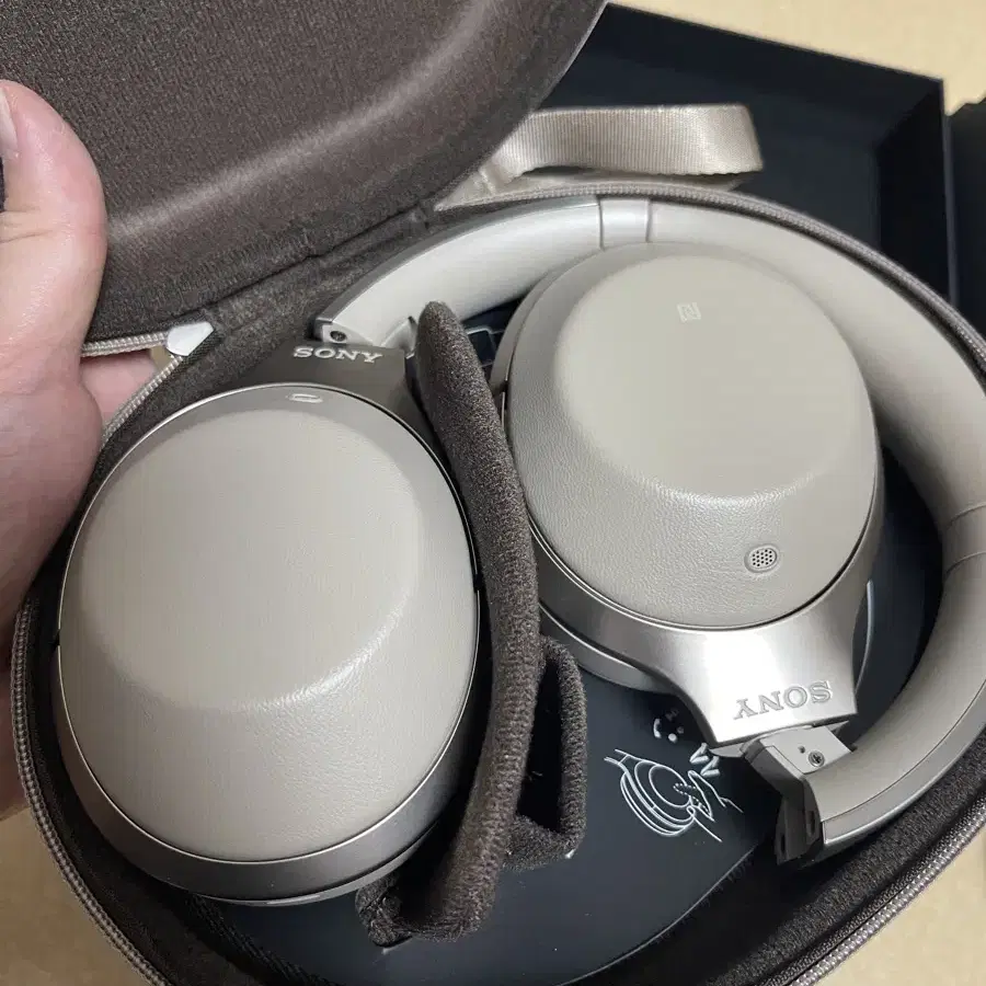 SONY MDR-1000X 노이즈캔슬링 헤드셋