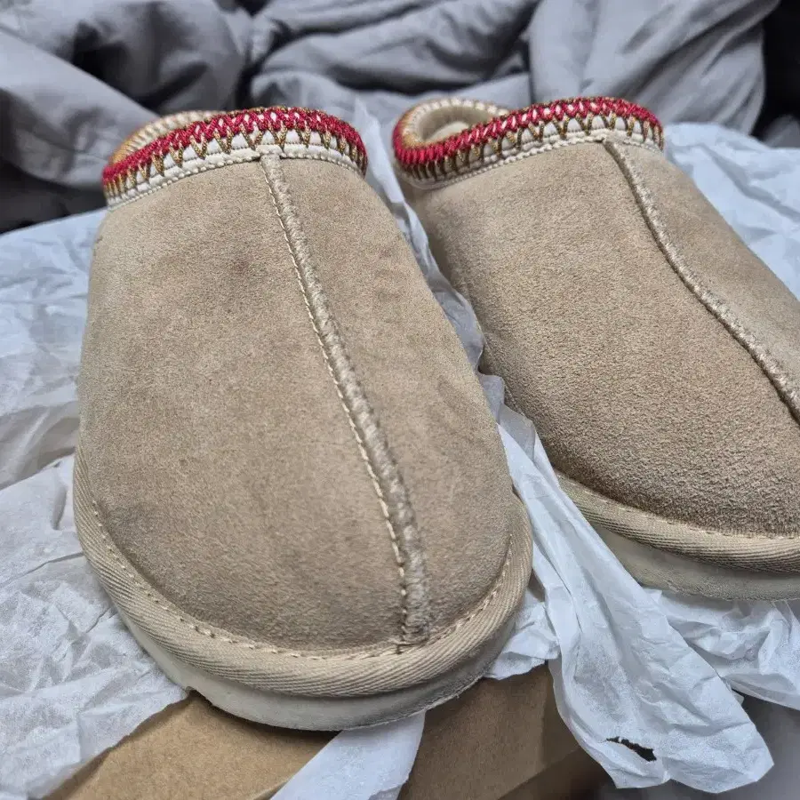 ugg tasman 250