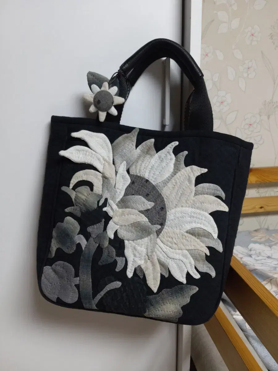 Quilted Sunflower Todd Bag