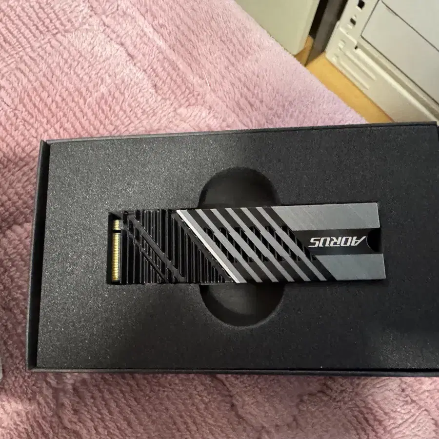 기가바이트7000s ssd m.2 1T