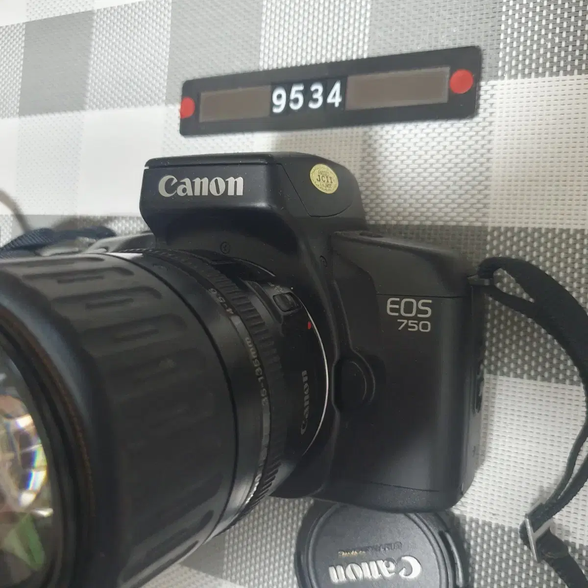 캐논 EOS 750 QD 필름카메라 35~135 줌렌즈 장착