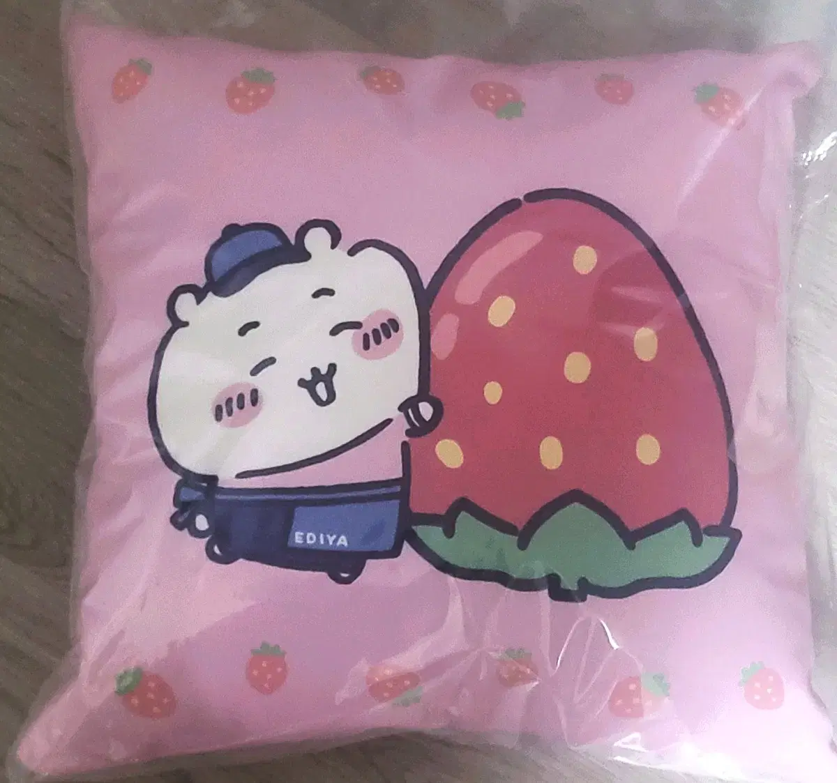 Idiya Munjagui Chiikawa Cushion + Usagi stickers