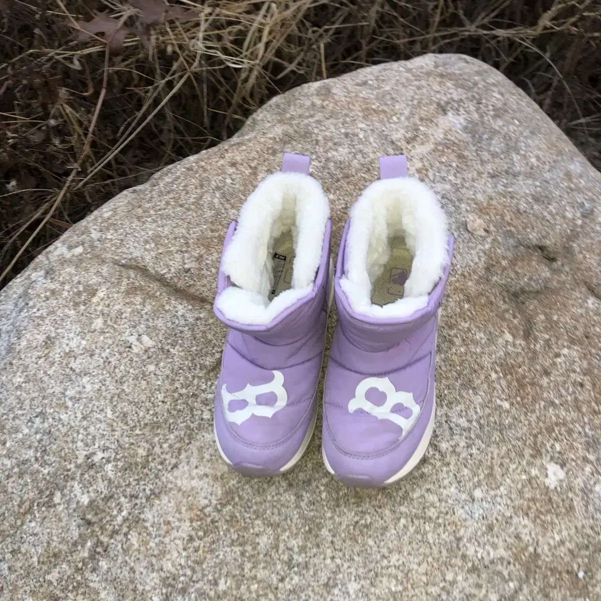 Vintage MLB pale purple fur boots