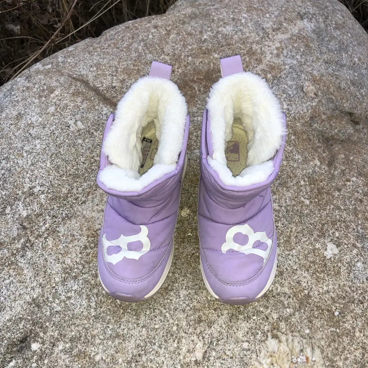 Vintage MLB pale purple fur boots