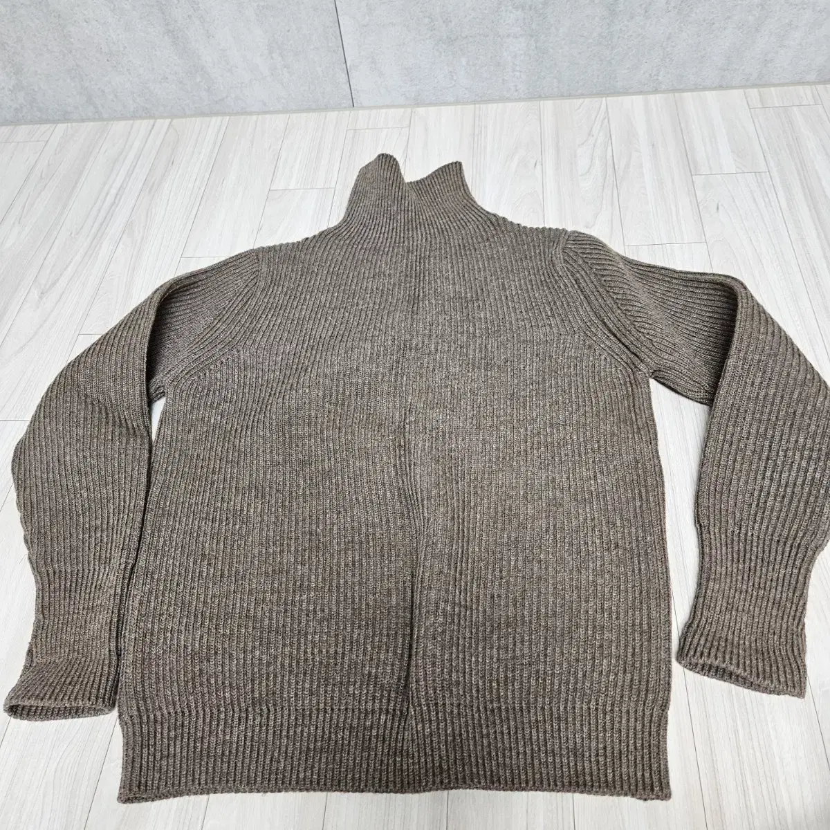 Andersen Turtleneck Taupe sells size M