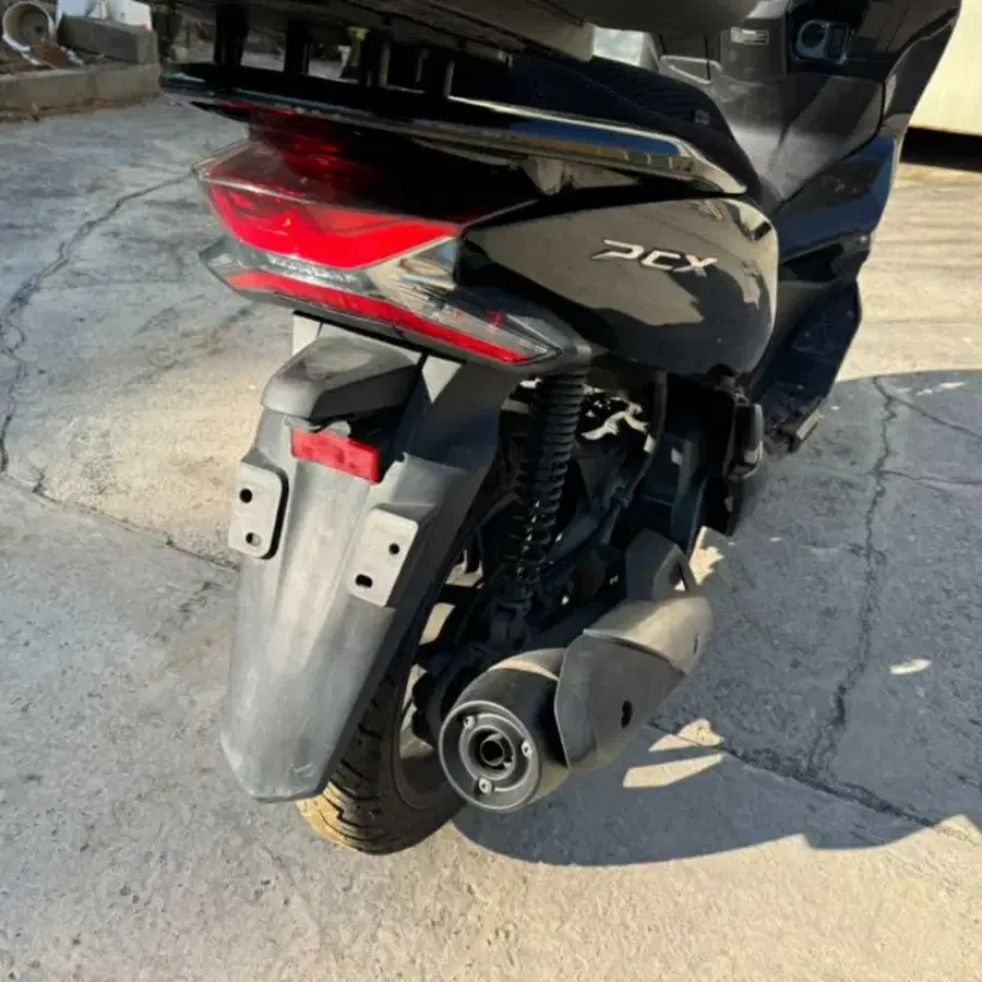 혼다 pcx150 abs 20년형 스마트키 차량 팝니다