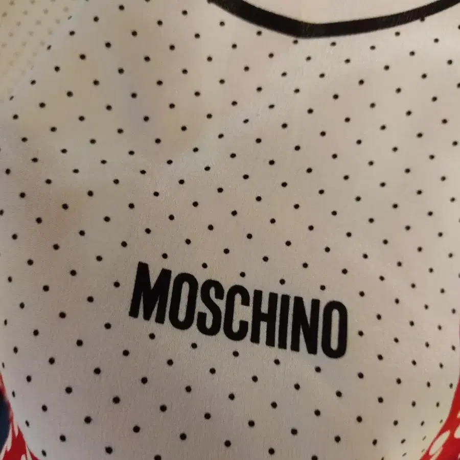 (미사용) 모스키노 MOSCHINO 스카프