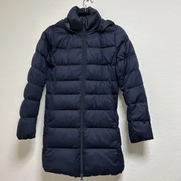 새상품급 유니클로 파우더 소프트 다운재킷 네이비 후드 부착