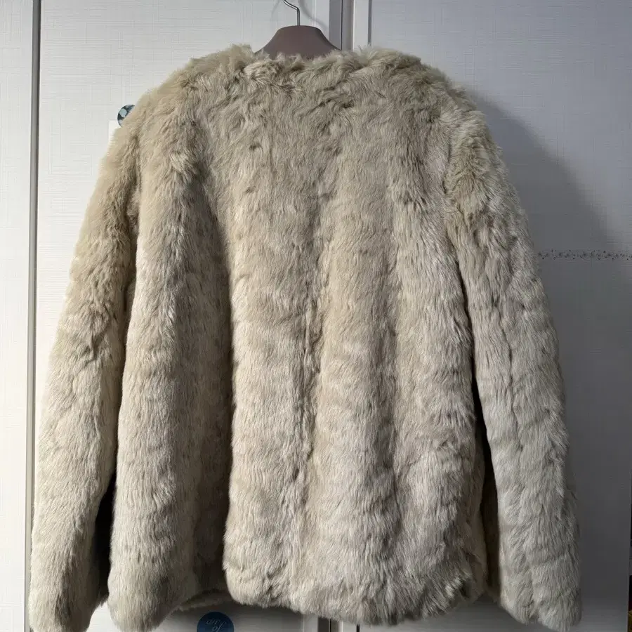 매니매니모드 자체제작 BOL classy fur jacket 퍼자켓