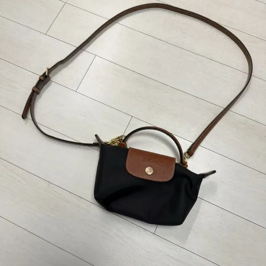 longchamp  프랑스 구매 제품  제품들  진짜 제 자신보다 소중히