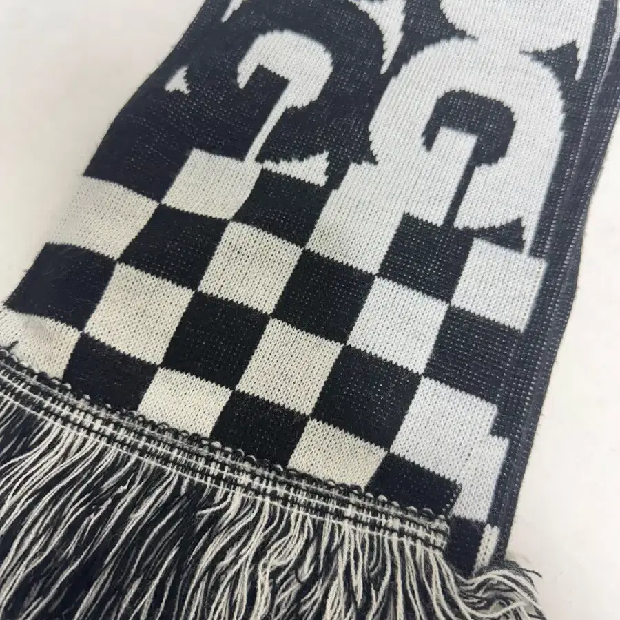 CDG Logo Check Scarf White Black