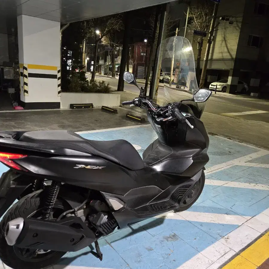 pcx125abs 21년식 판매합니다.