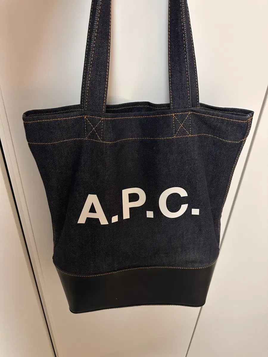 A.P.C 아페쎄 토트백