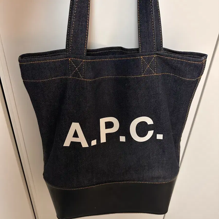 A.P.C 아페쎄 토트백