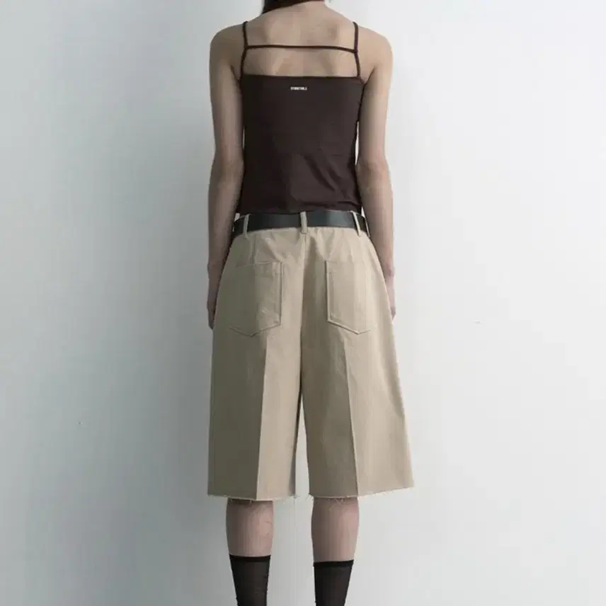 스튜디오테이블 VARY STRAP SLEEVELESS TOP, BROWN