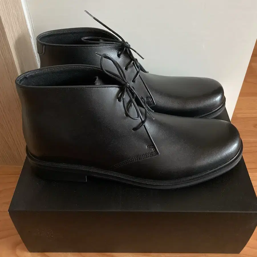 피렌체 아뜨리에 Basic Round Toe Chukka Boots