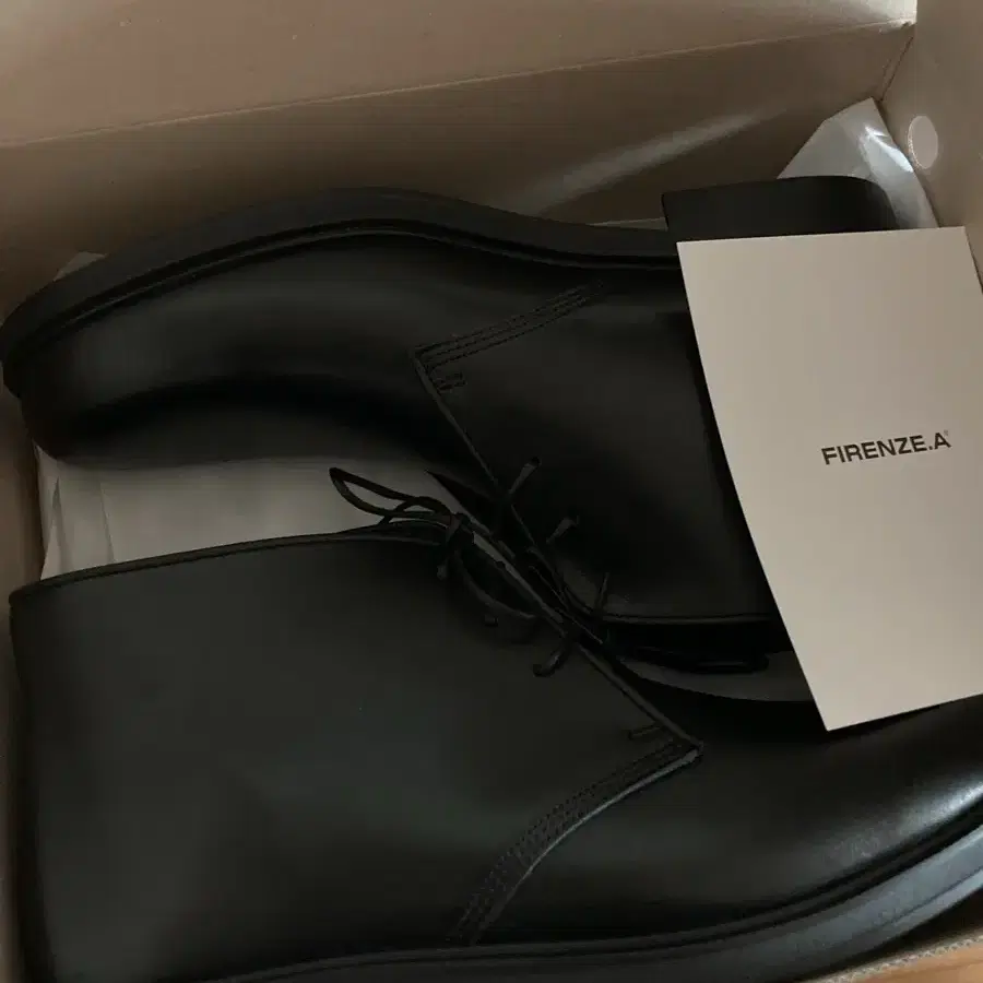 피렌체 아뜨리에 Basic Round Toe Chukka Boots